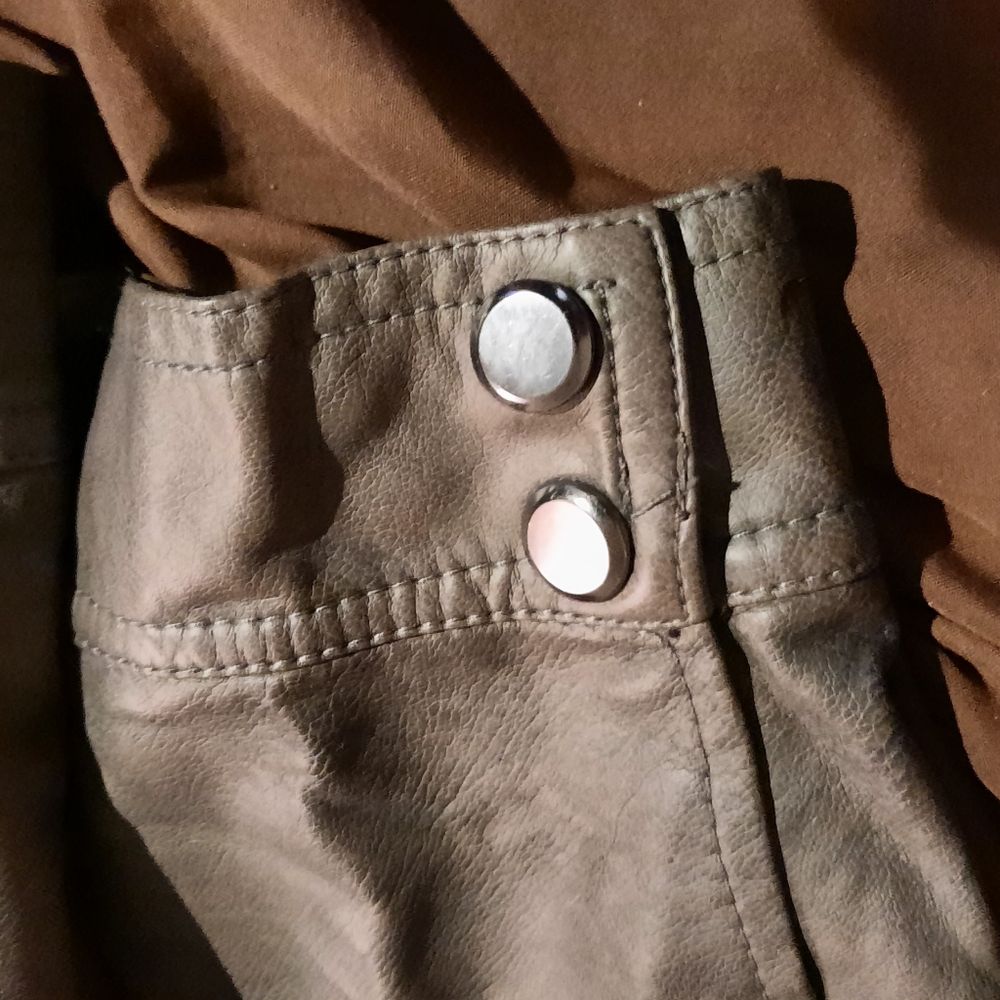 Feminine cut Leather Motorcycle Jacket - Picture 12 of 14